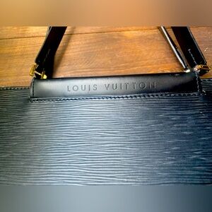 Black Louis Vuitton Epi handbag
